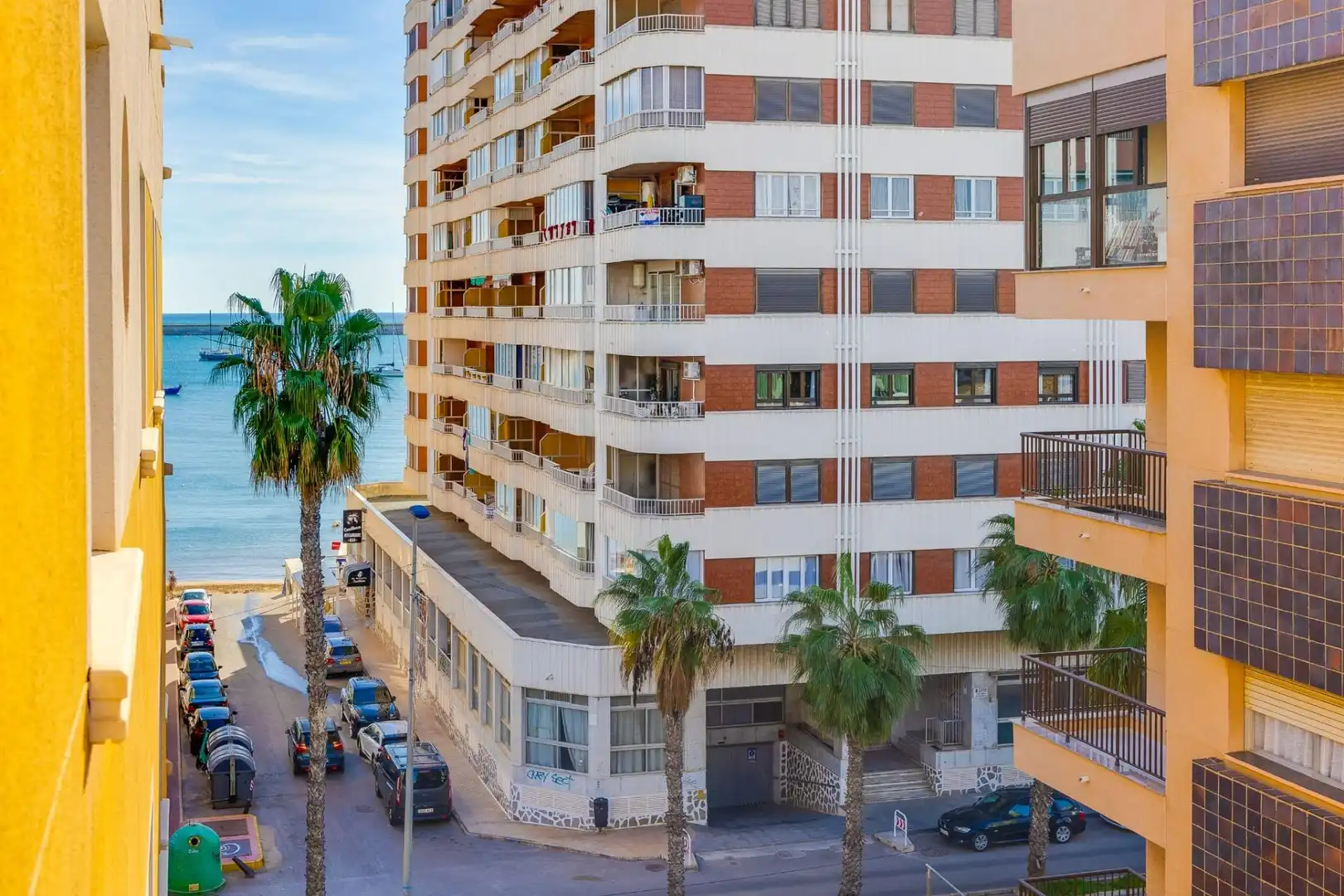 Apartamento con balcón en venta en Calle VALENCIA 8
