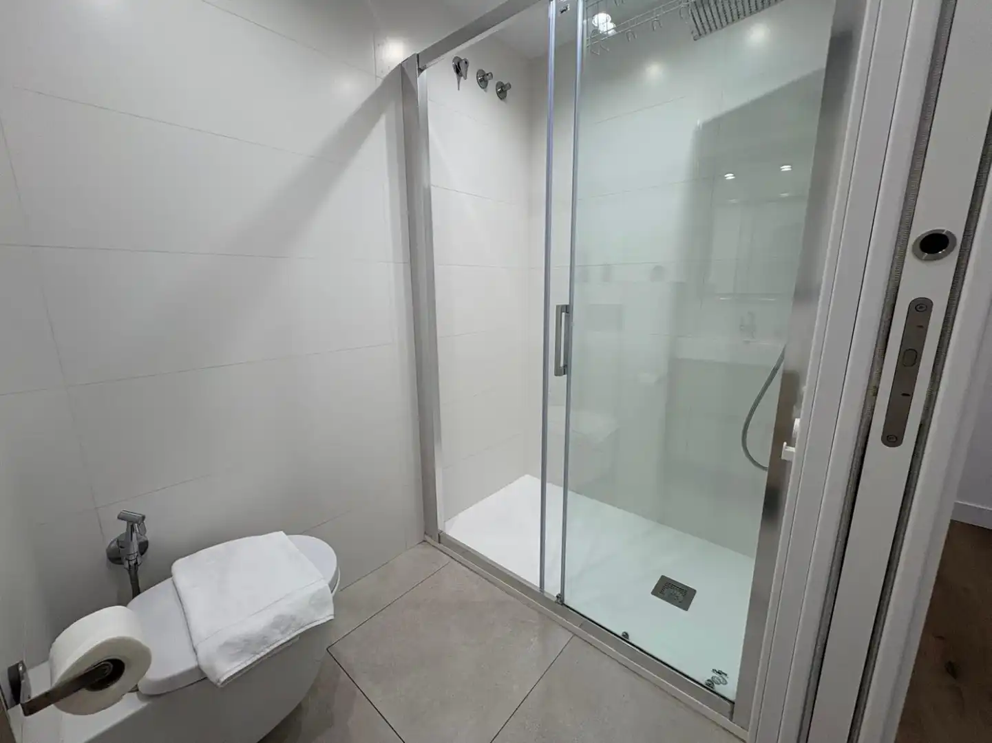 Baño de Piso en venta en Valencia con Aire acondicionado, Calefacción y Balcón