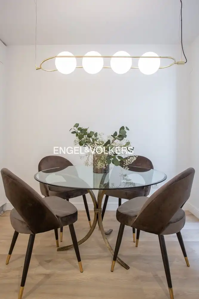 Comedor de Piso de alquiler en Madrid con Aire acondicionado, Calefacción y Amueblado
