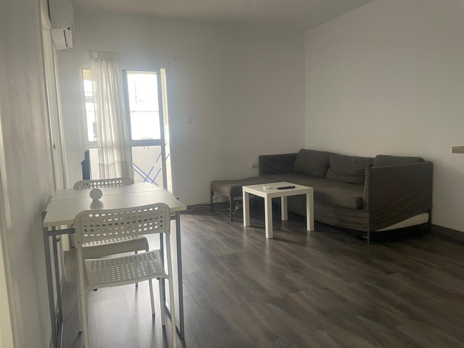 Sala de estar de Piso en venta en  Sevilla Capital con Aire acondicionado y Terraza