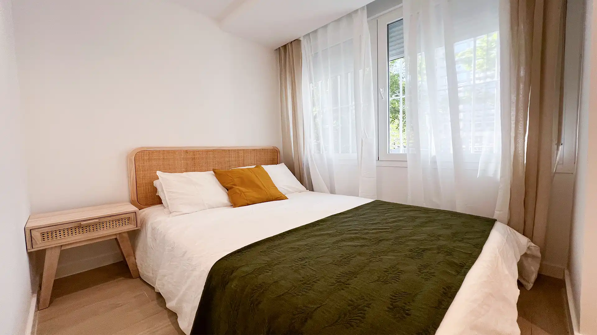 Dormitori de Pis de lloguer en  Madrid Capital amb Calefacció, Moblat i Forn