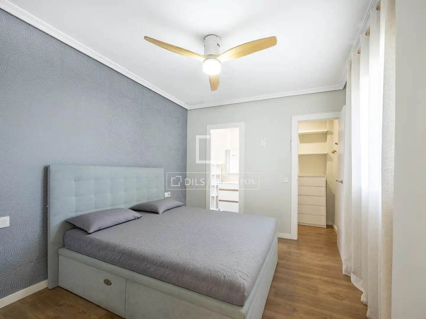 Habitación de Ático de alquiler en Valencia con Aire acondicionado, Parquet y Terraza