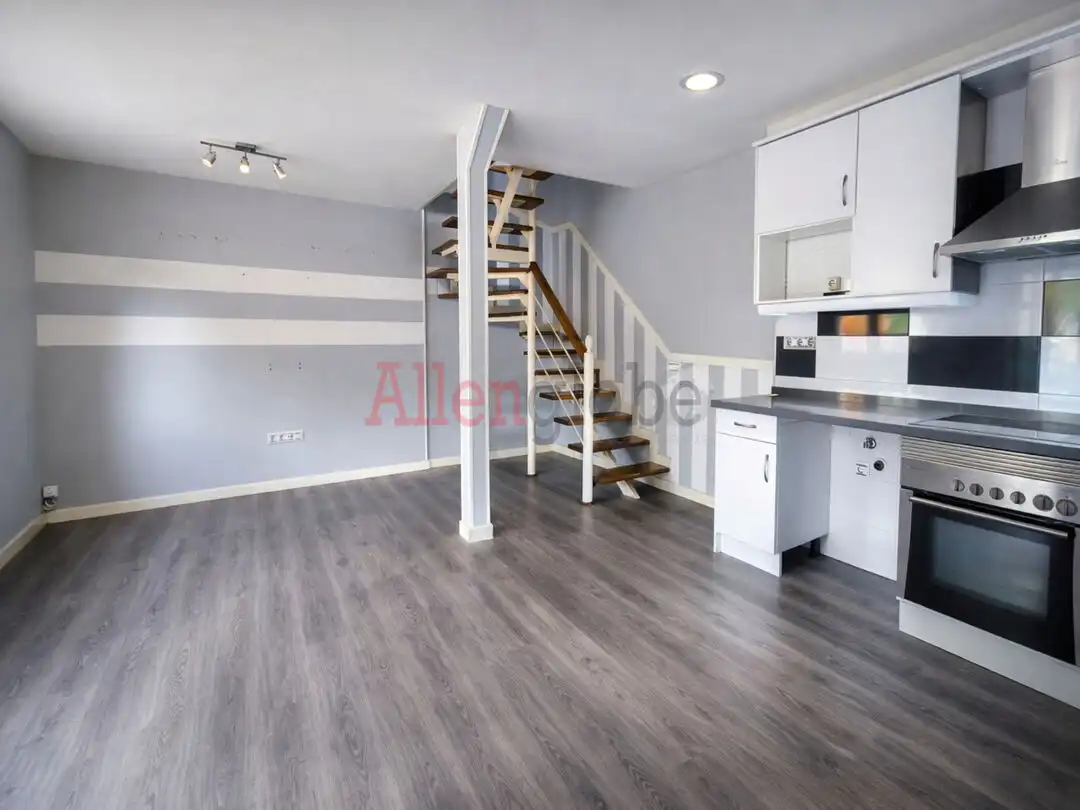 Piso en venta en Mieres (Asturias) con Calefacción, Terraza y Balcón