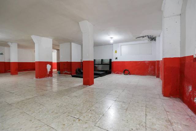 Local comercial en Venta en Calle LOMA DE DILAR en Crta. De la Sierra