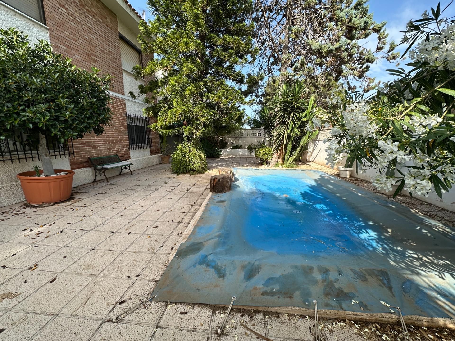 Piscina de Planta baixa en venda en Pilar de la Horadada amb Calefacció, Jardí privat i Traster