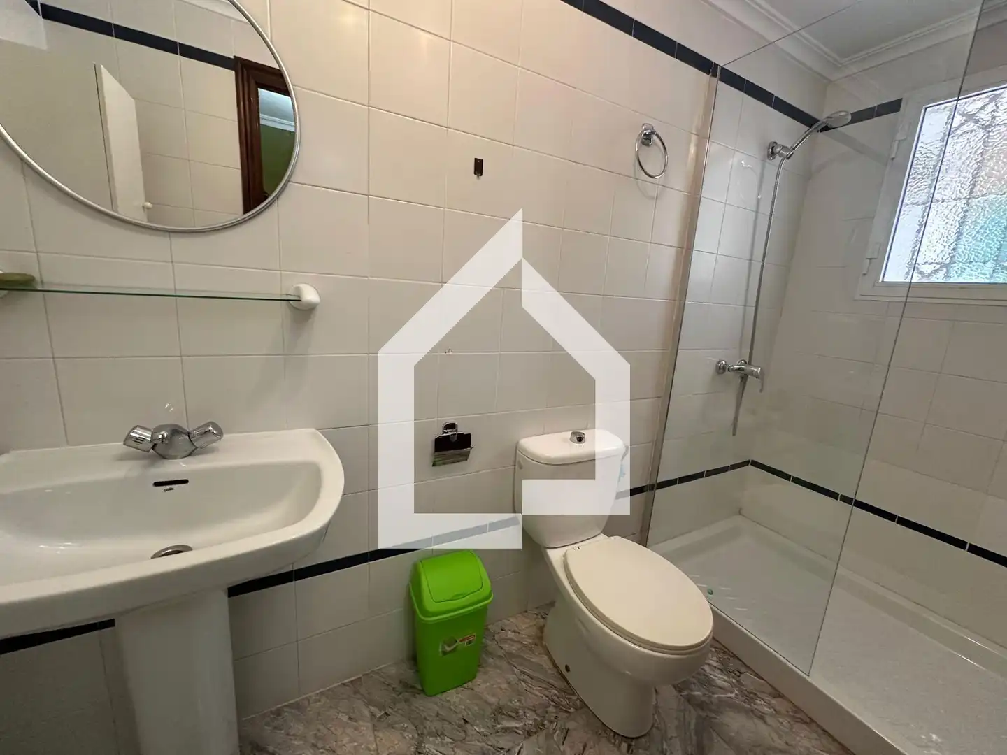 Badezimmer von Einfamilien-Reihenhaus zur Miete in San Vicente del Raspeig / Sant Vicent del Raspeig mit Klimaanlage, Terrasse und Möbliert