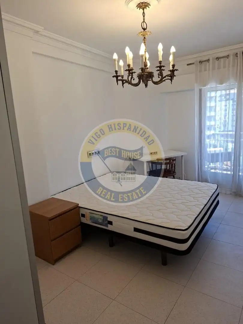 Habitación de Piso de alquiler en Vigo  con Calefacción, Parquet y Amueblado