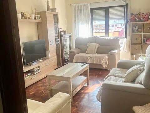 Sala de estar de Piso en venta en León Capital  con Calefacción, Terraza y Trastero