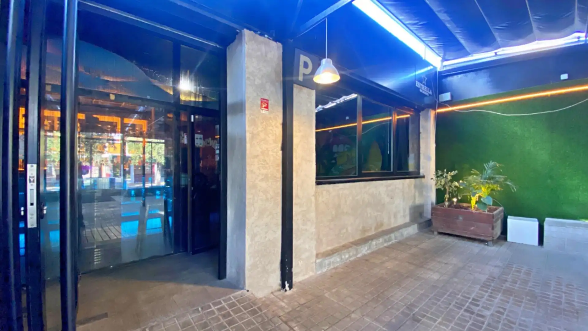 Local comercial de lloguer a Avenida Avenida Países Escandinavos, imagen 4