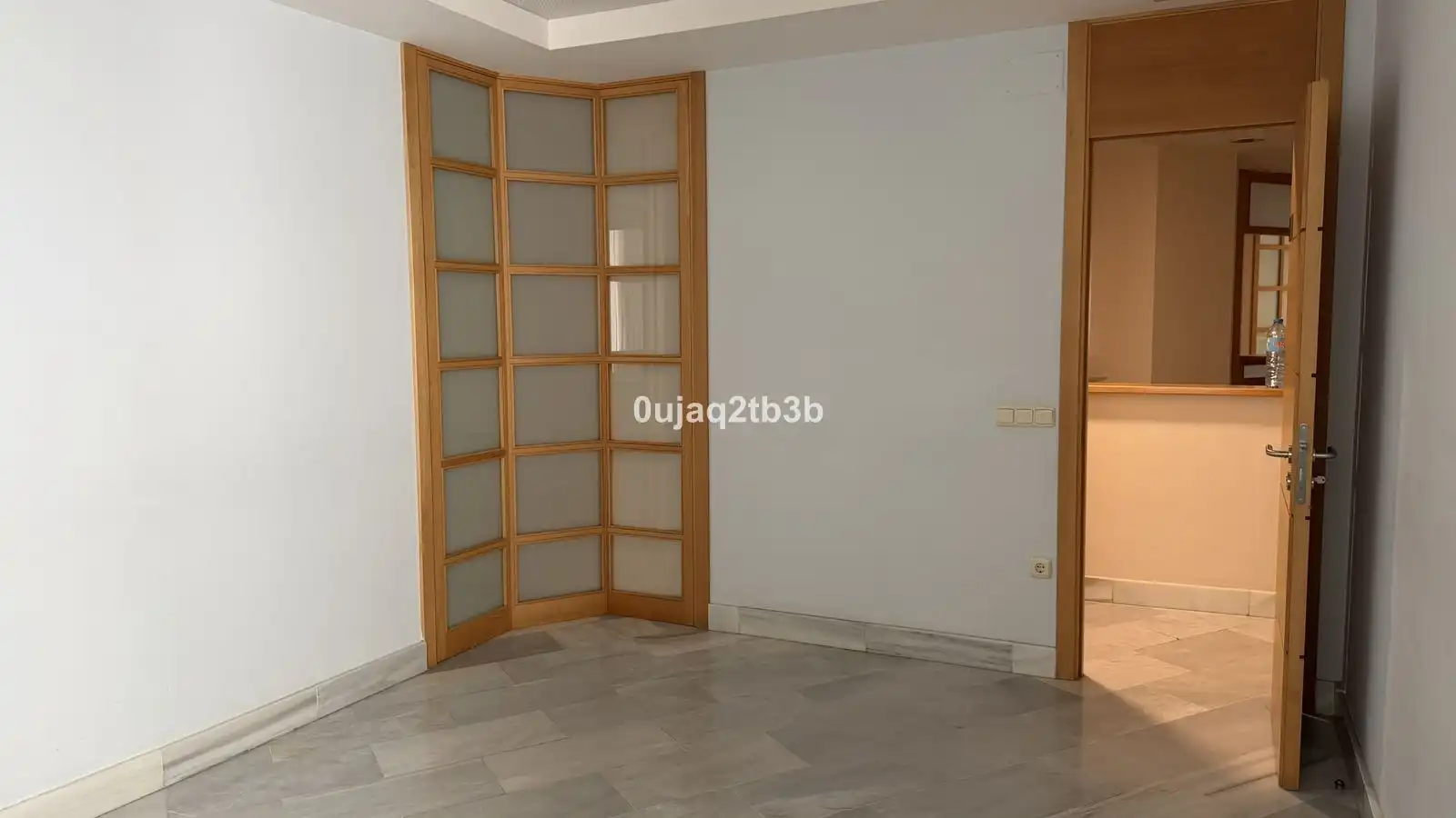 Dormitori de Oficina en venda en Marbella amb Aire condicionat