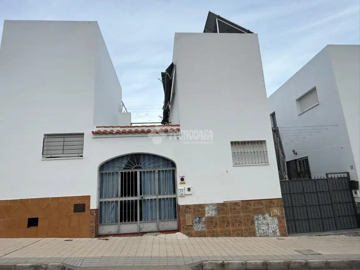 Casa pareada en venta en Avda. El Calvario