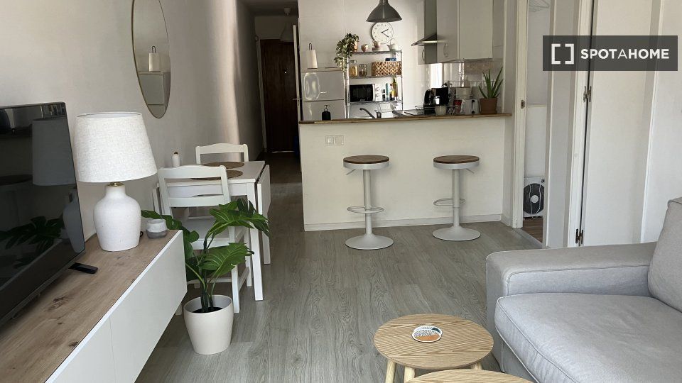 Sala d'estar de Pis de lloguer en Santa Coloma de Gramenet amb Aire condicionat, Calefacció i Moblat