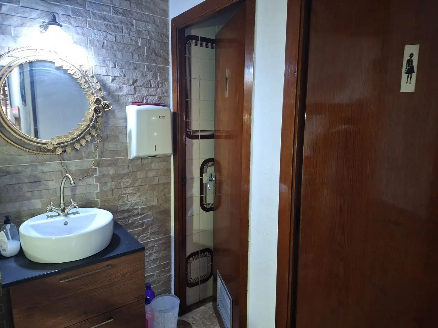 Business premises for transfer in Les Corts, imagen 20