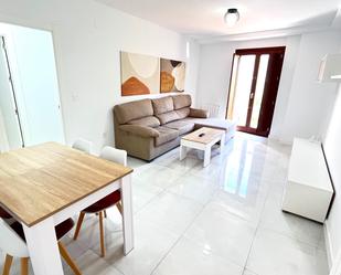 Living room of Flat to rent in  Granada Capital  with Air Conditioner and Balcony