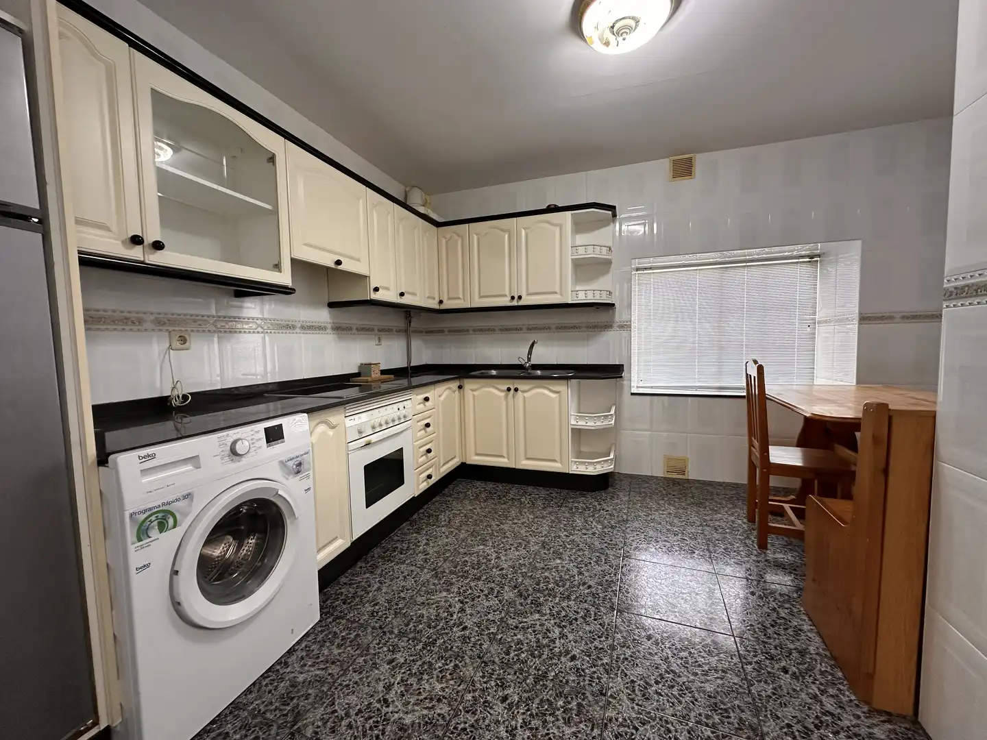Cocina de Casa adosada de alquiler en Negreira