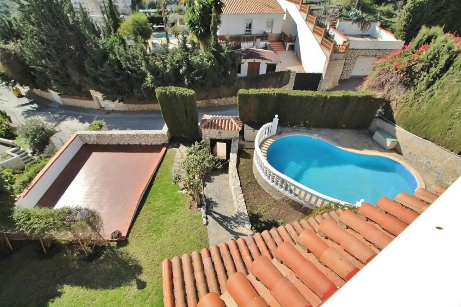 Piscina de Casa o xalet en venda en Rincón de la Victoria amb Aire condicionat, Jardí privat i Terrassa