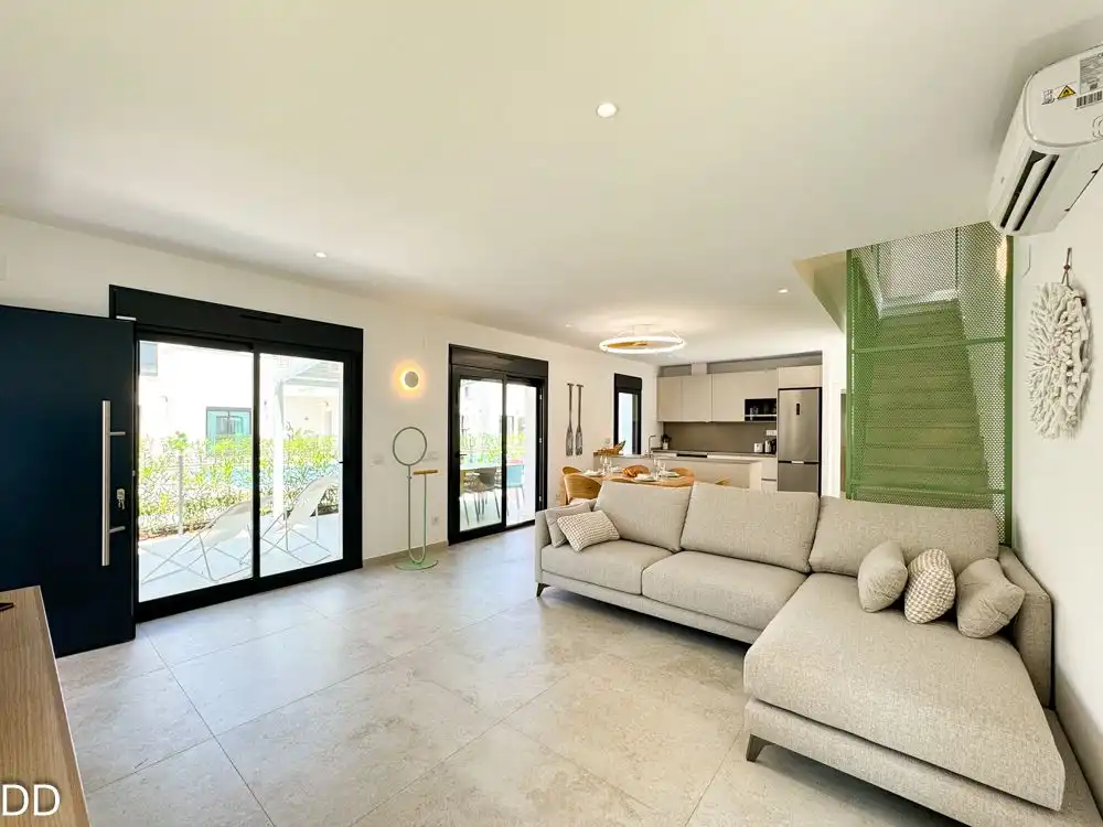 Sala d'estar de Casa o xalet de lloguer en Dénia amb Aire condicionat, Calefacció i Jardí privat