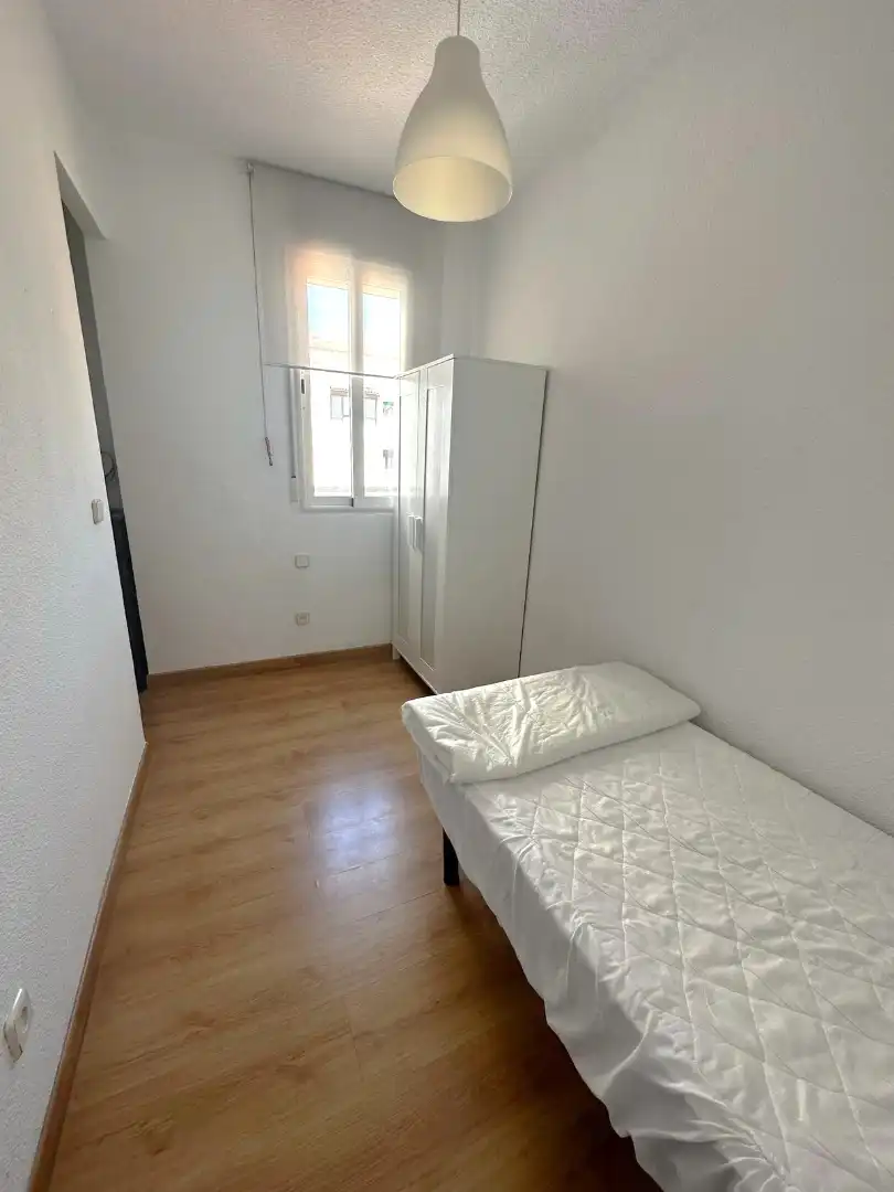 Habitación de Piso de alquiler en Madrid con Aire acondicionado, Calefacción y Parquet