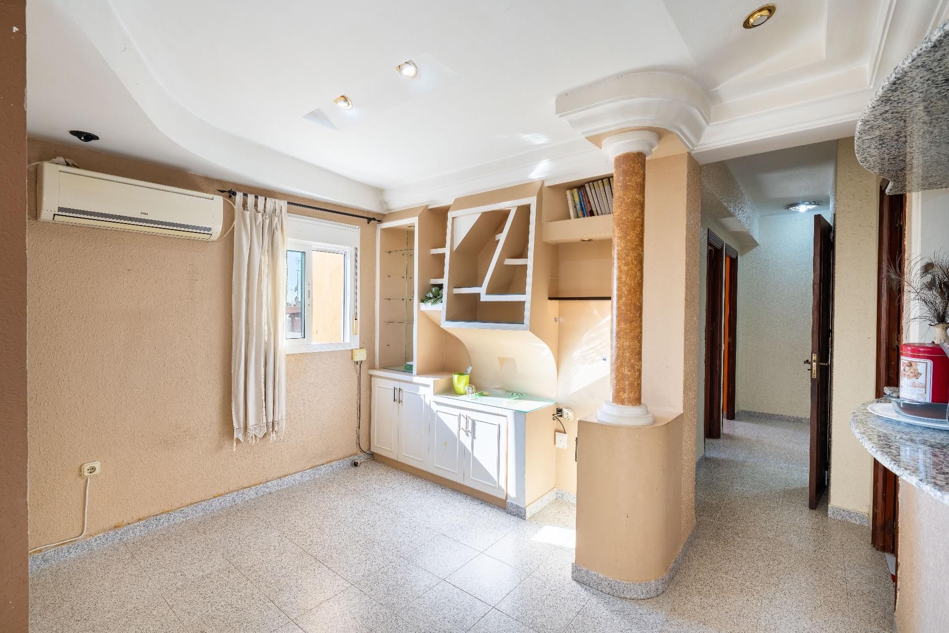 Pis en venda en  Almería Capital amb Aire condicionat