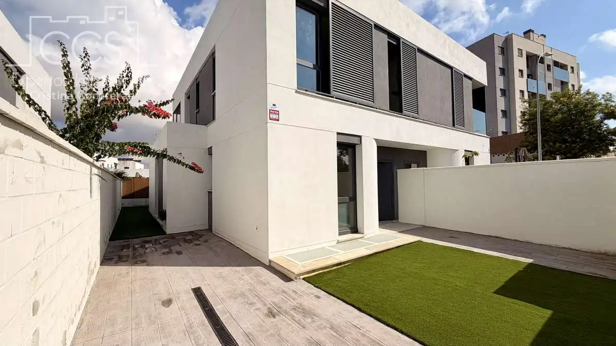 Casa aparellada en venda a Urb. Las Tres Barras ( Nuevo Bulevar), imagen 5