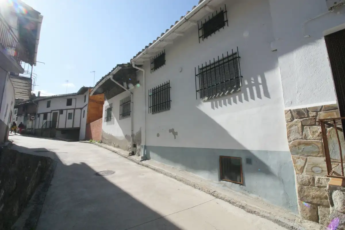 Vista exterior de Casa o chalet en venta en Santa Cruz del Valle con Amueblado y Balcón