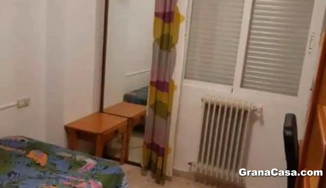 Bedroom of Flat for rent in Granada  with Air Conditioner, Heating and Furnished
