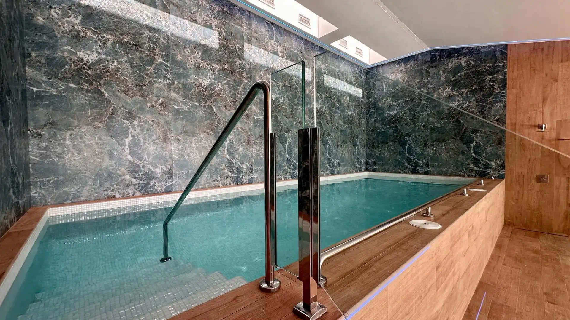 Swimming pool of Apartments for rent in Finestrat  with Air Conditioner, Heating and Private garden