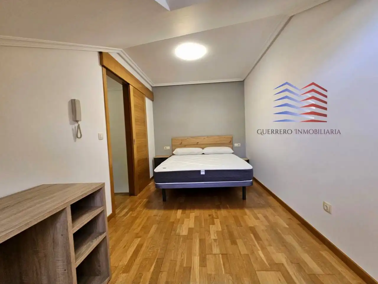 Schlafzimmer von Maisonette zur Miete in Ourense Capital  mit Heizung, Parkett und Möbliert