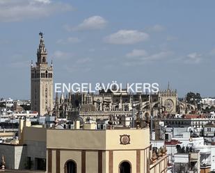 Vista exterior de Apartament en venda en  Sevilla Capital amb Aire condicionat