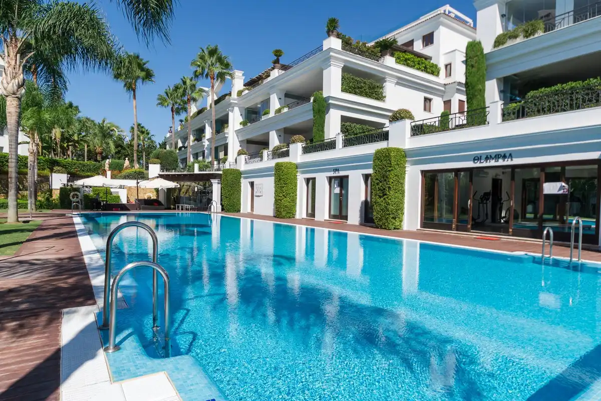 Appartement avec ascenseur à vendre à Estepona Pueblo
