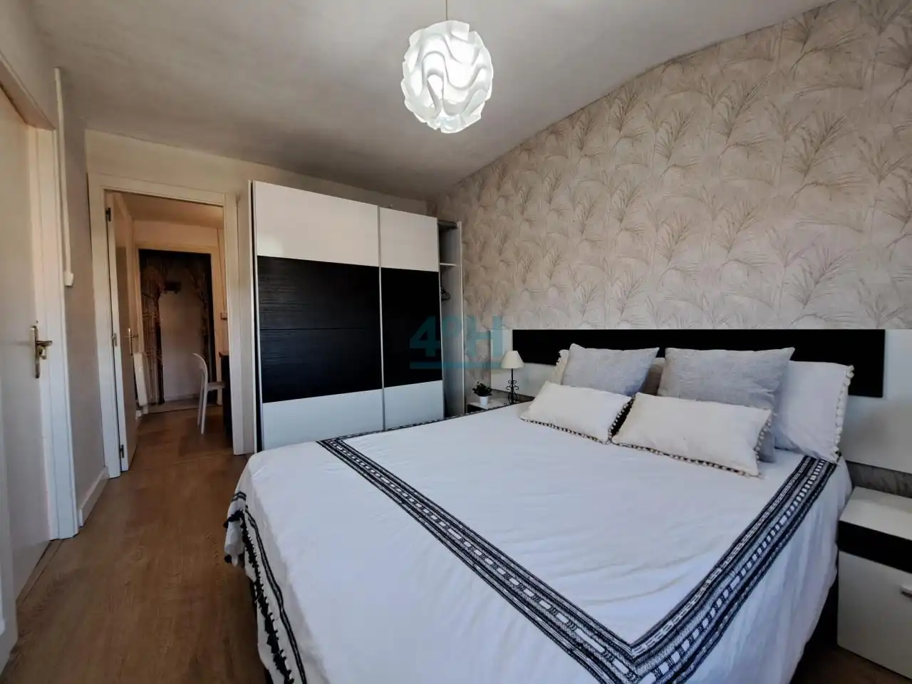Bedroom of Apartments for sale in Ourense Capital   with Heating and Furnished