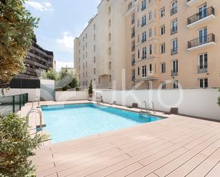 Swimming pool of Apartment to rent in  Madrid Capital  with Air Conditioner, Heating and Furnished