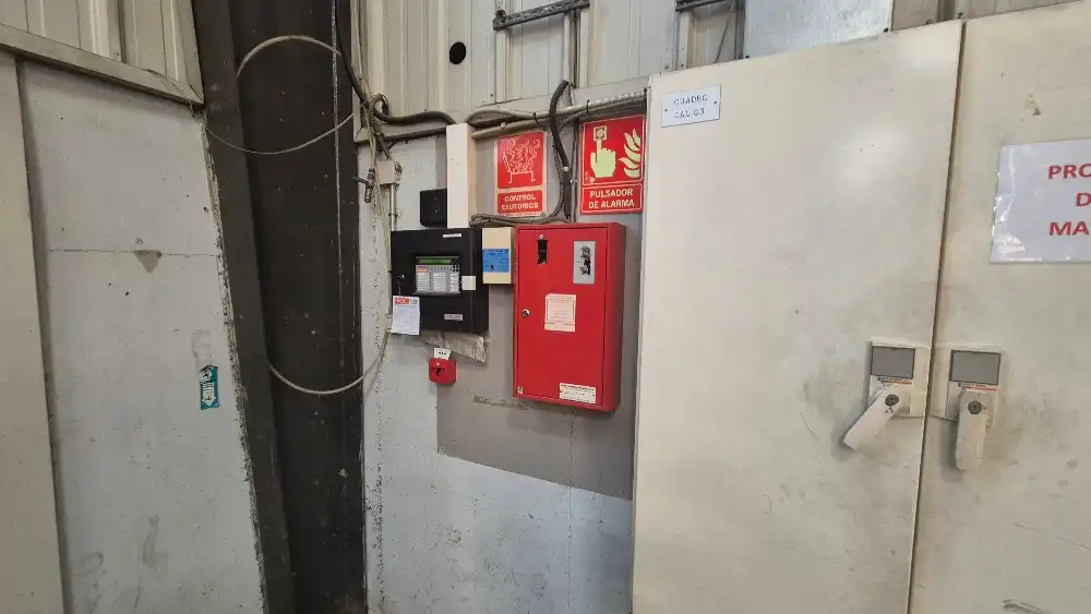 Fabrikhallen zur Miete in Cerdanyola del Vallès mit Heizung und Alarm