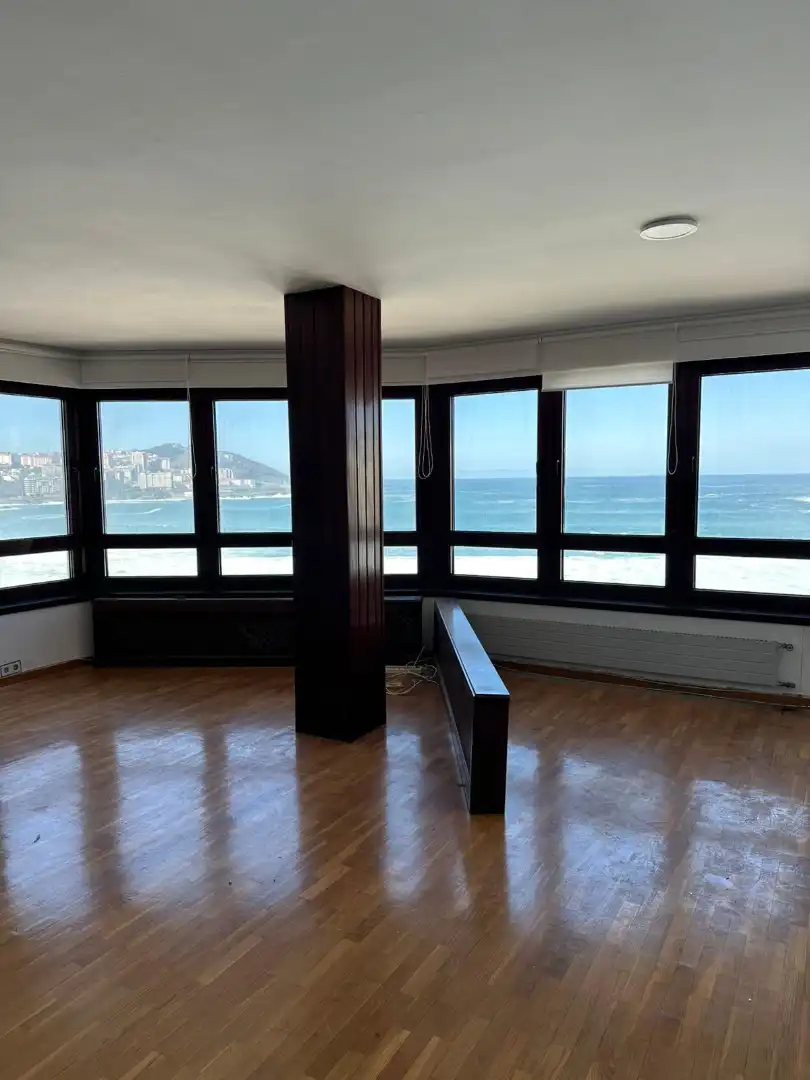 Dormitori de Pis en venda en A Coruña Capital  amb Calefacció, Parquet i Traster