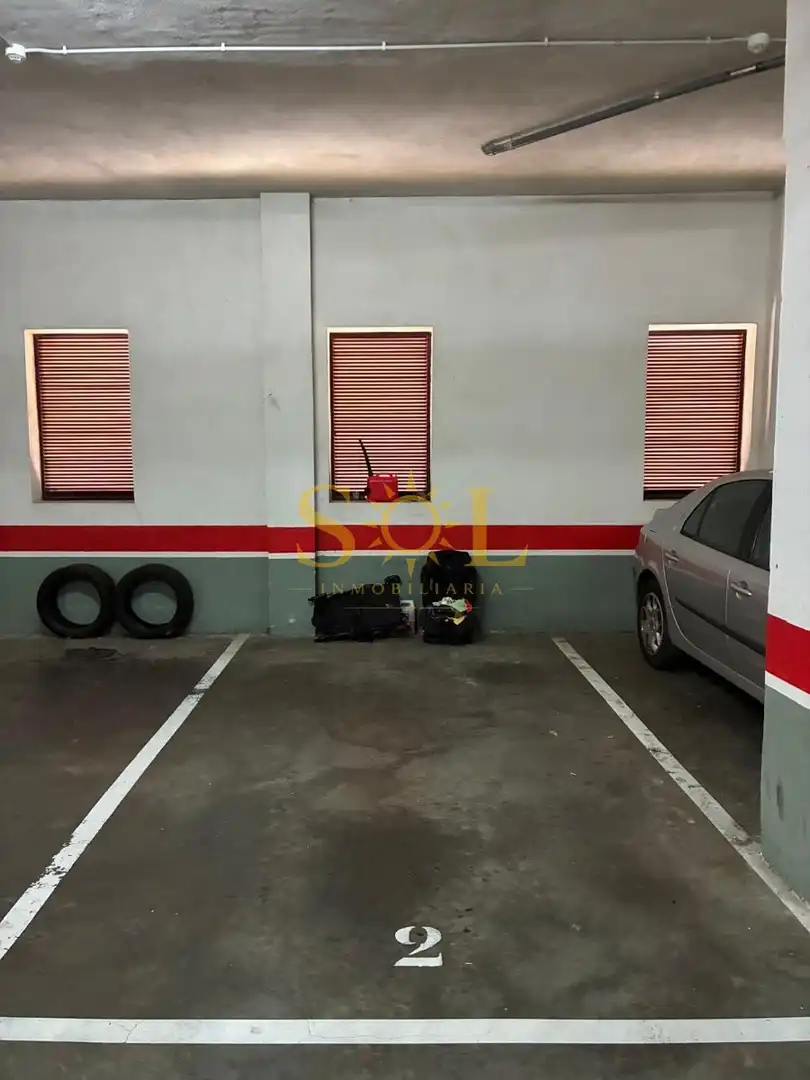 Parkplatz von Dachboden zum Verkauf in León Capital  mit Heizung, Parkett und Möbliert