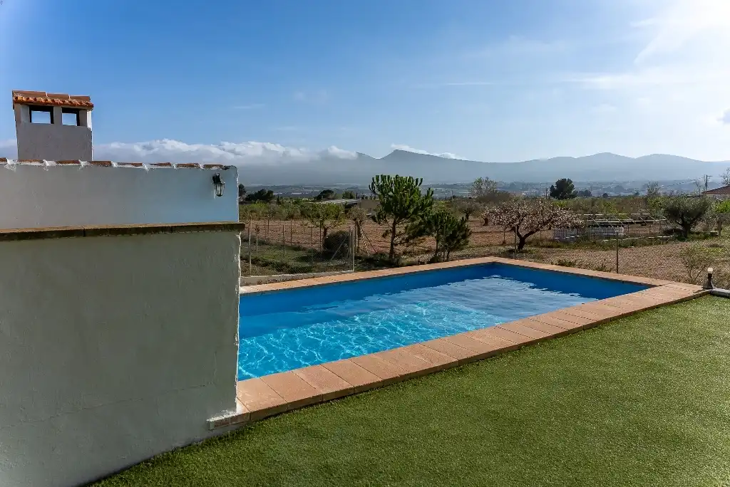 Piscina de Casa o chalet en venta en Castalla con Jardín privado, Piscina y Amueblado