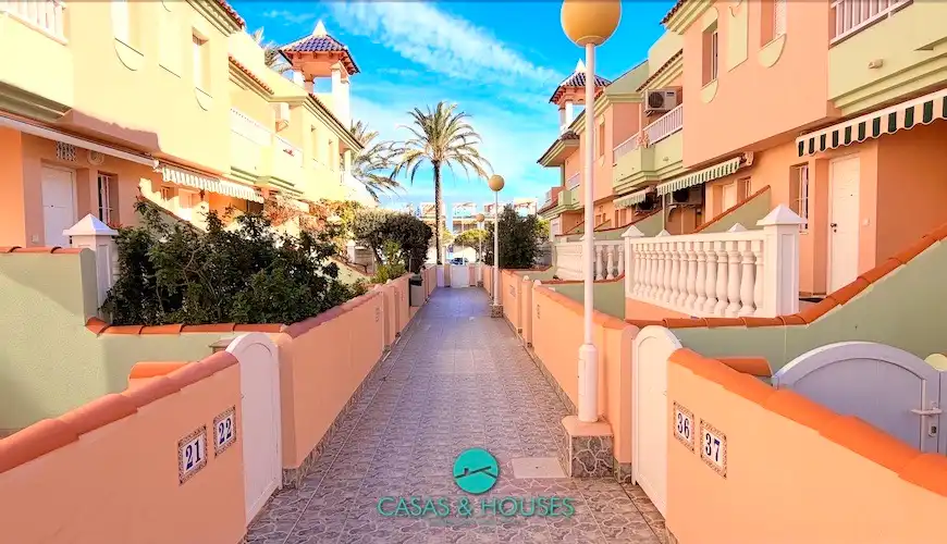 Exterior view of Detached homes for sale in La Manga del Mar Menor  with Air Conditioner, Heating and Private garden