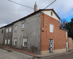 Vista exterior de Casa o xalet en venda en Castrillo-Tejeriego amb Jardí privat, Terrassa i Traster