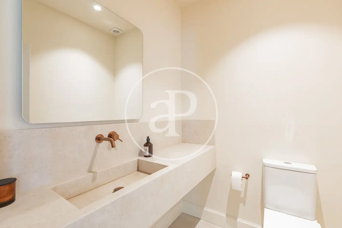 Bathroom of Houses for rent in Madrid  with Air Conditioner, Heating and Private garden