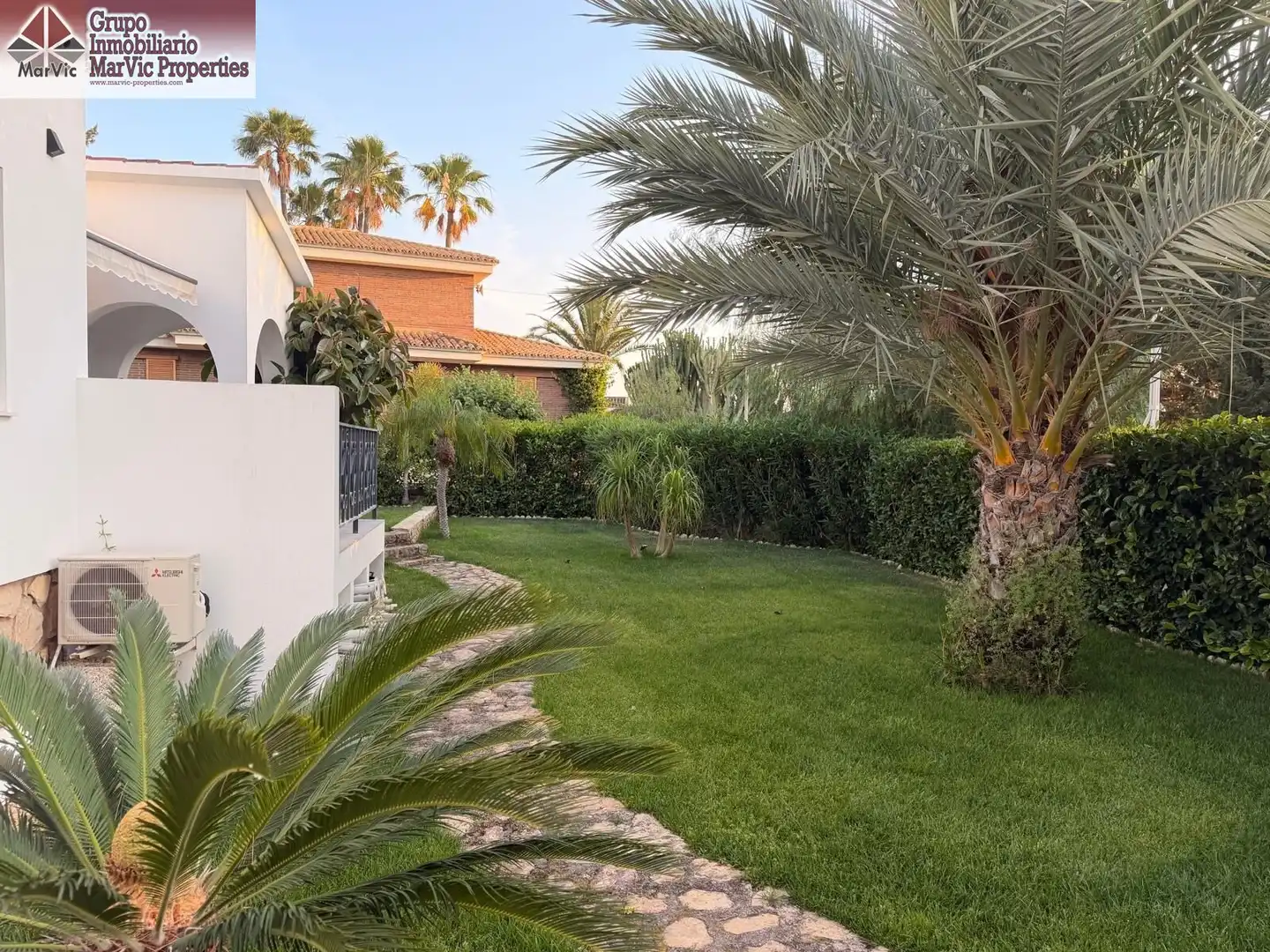 Jardí de Casa o xalet en venda en Benidorm amb Aire condicionat, Terrassa i Piscina