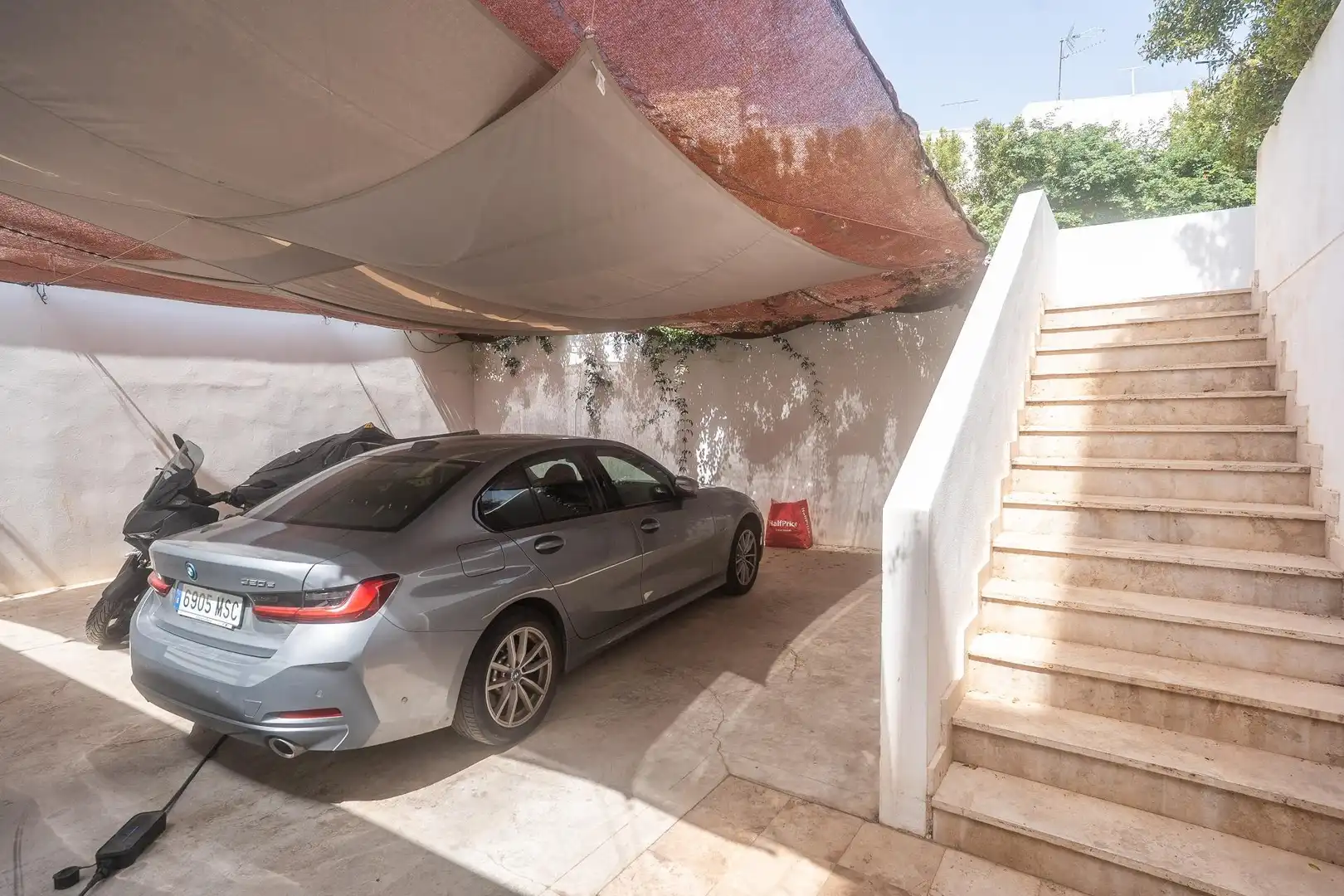 Parking de Casa o chalet en venta en Almería con Aire acondicionado, Jardín privado y Terraza