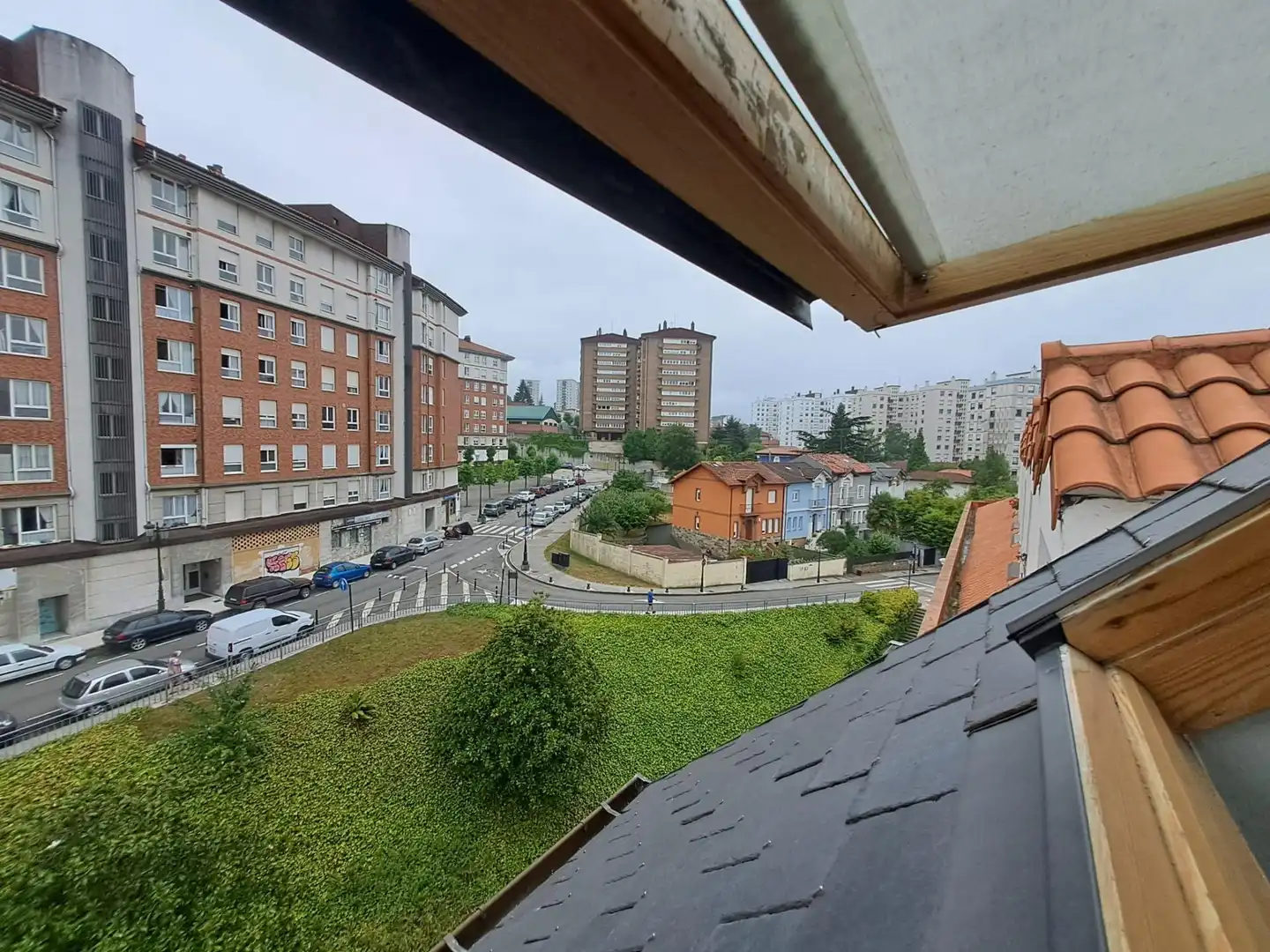 Terrassa de Apartament en venda en Oviedo  amb Calefacció