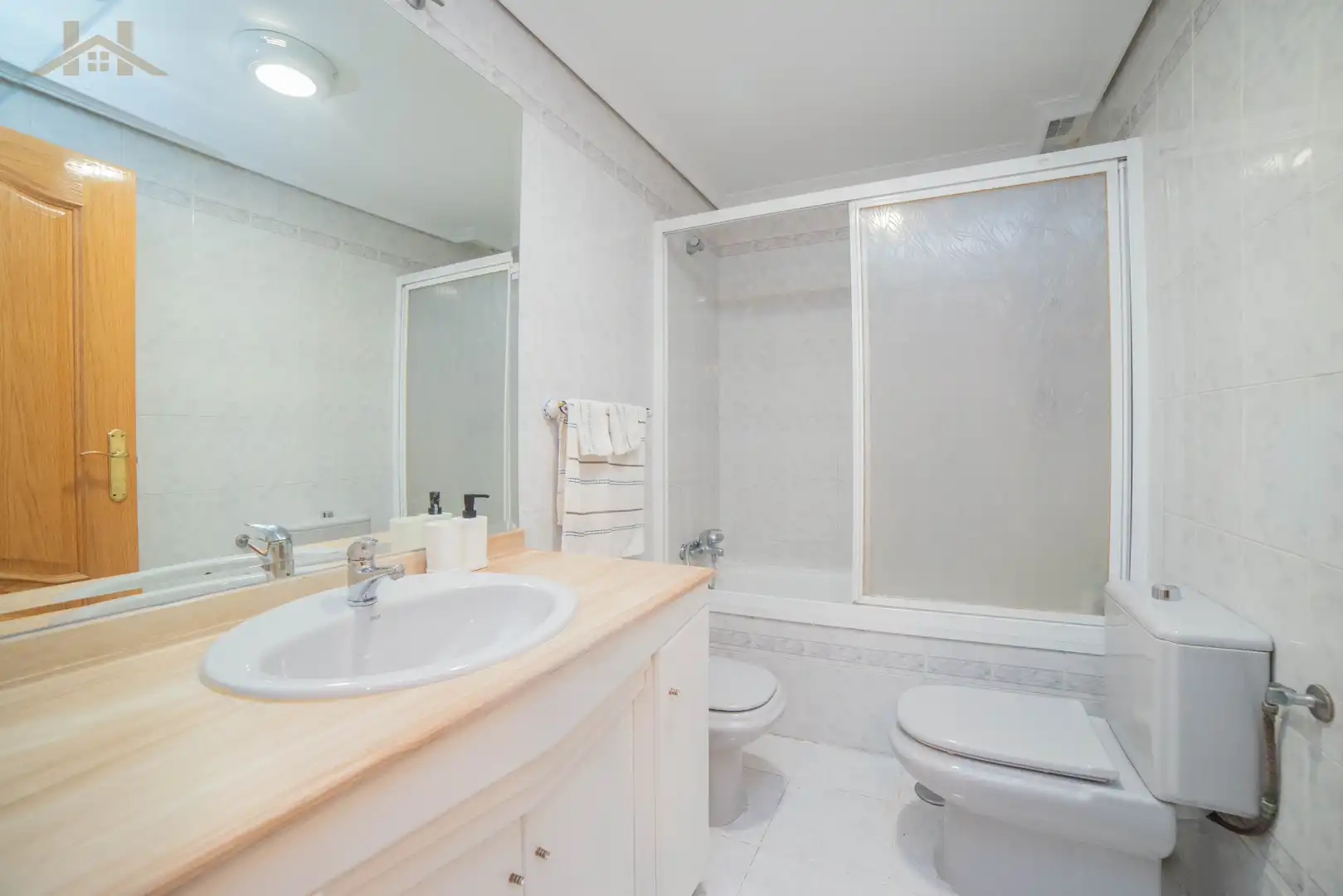 Badezimmer von Wohnung zum Verkauf in Leganés