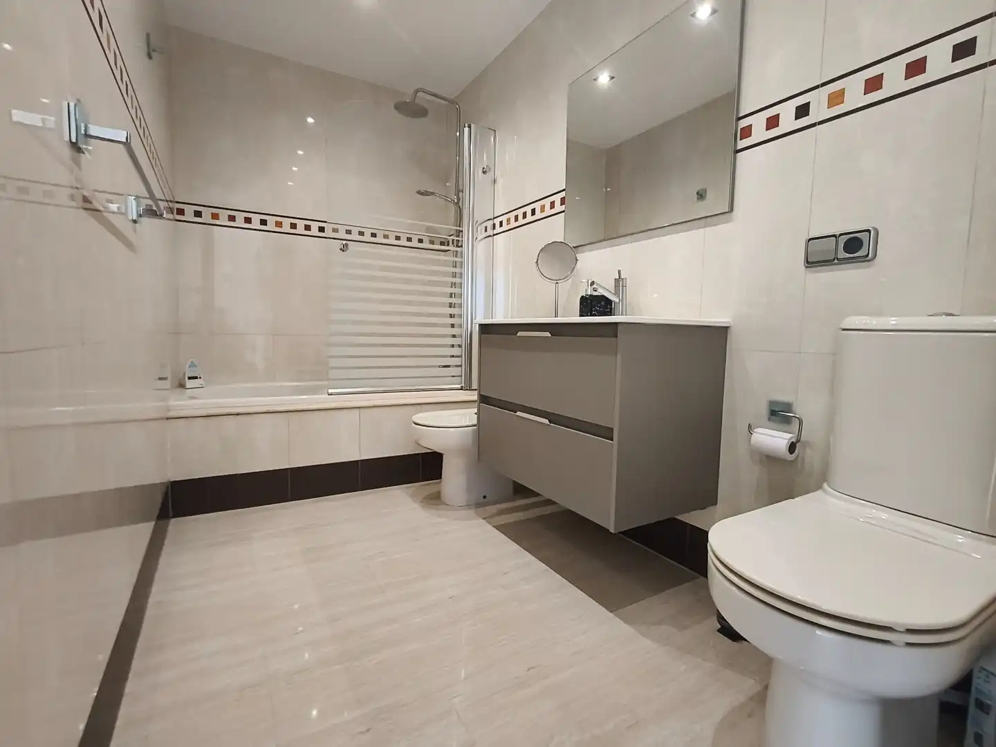 Baño de Ático en venta en Gandia con Aire acondicionado, Terraza y Amueblado