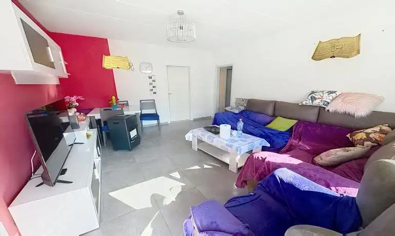 Wohnzimmer von Wohnung zum Verkauf in Roses mit Privatgarten