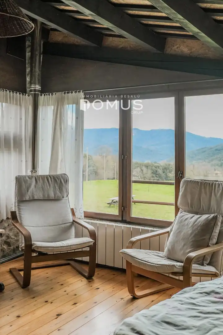 Habitación de Finca rústica en venta en Santa Pau con Calefacción, Parquet y Piscina