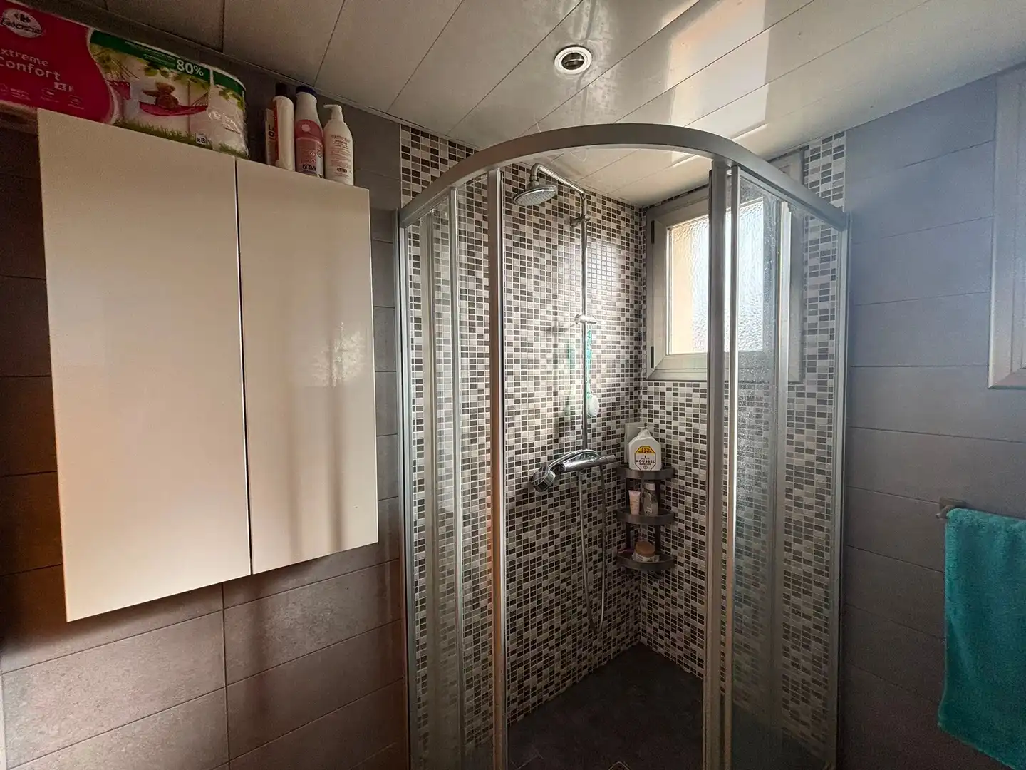 Baño de Piso en venta en Pineda de Mar con Aire acondicionado, Terraza y Balcón