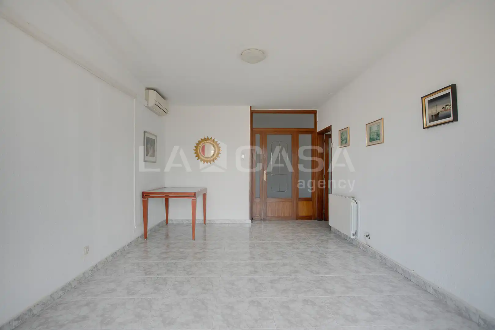 Sala de estar de Piso en venta en L'Hospitalet de Llobregat con Calefacción y Balcón