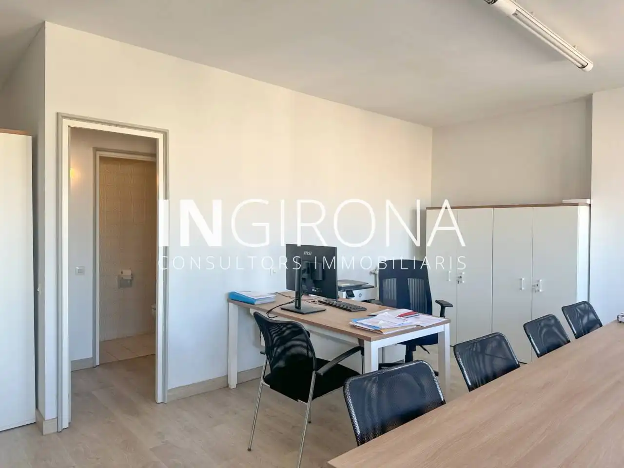 Office for sale in Girona  with Air Conditioner and Heating