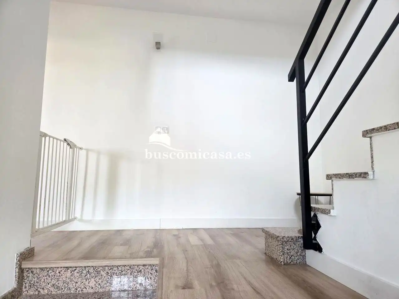 Casa adosada en venda en Jaén amb Aire condicionat, Terrassa i Piscina